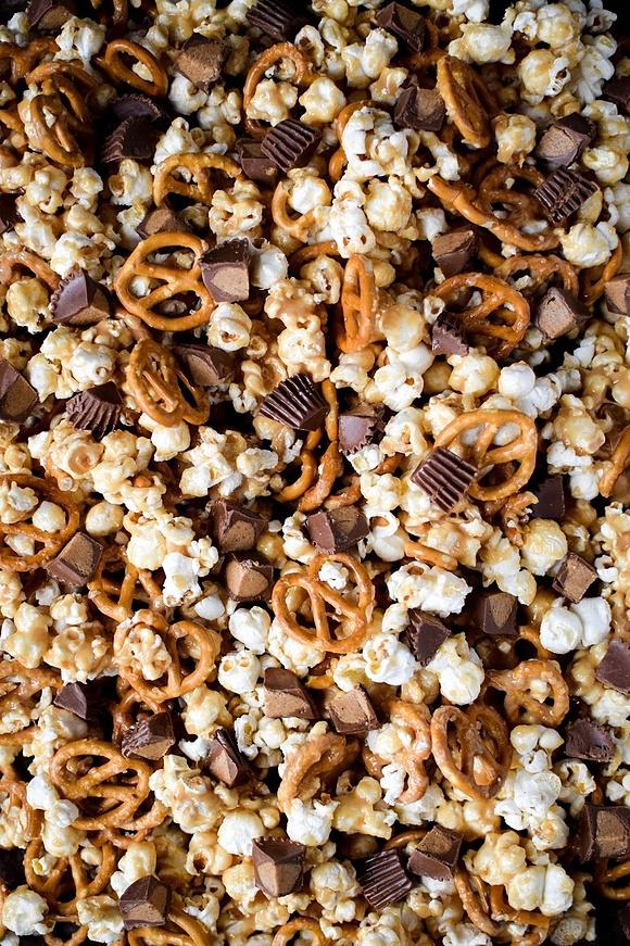 Peanut Butter Pretzel Popcorn