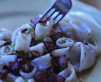 Spicy calamari with bacon and scallions