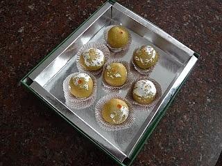Pottu kadalai laddurundai: roasted gram and sattu laddus