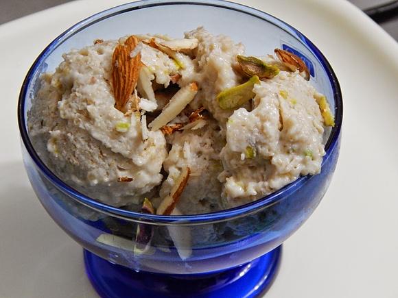 Homemade oats ice cream eggless